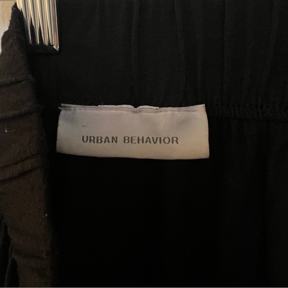 🖤black, mini skirt, with pockets — cozy, flowy, & relaxed fit! - Picture 10 of 11